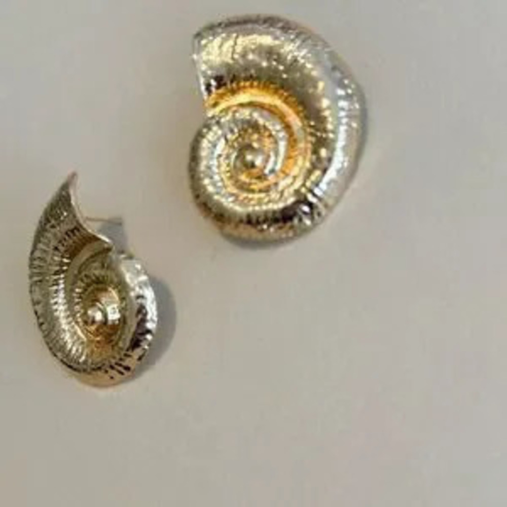 Seashell earrings?N1101